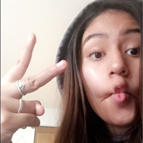 Meet your Posher, Leticia - Picture 1 of 1